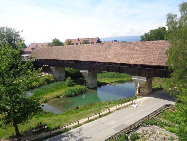 Holzbrücke über die Alte Aare