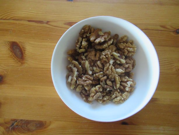 100 grams of walnuts
