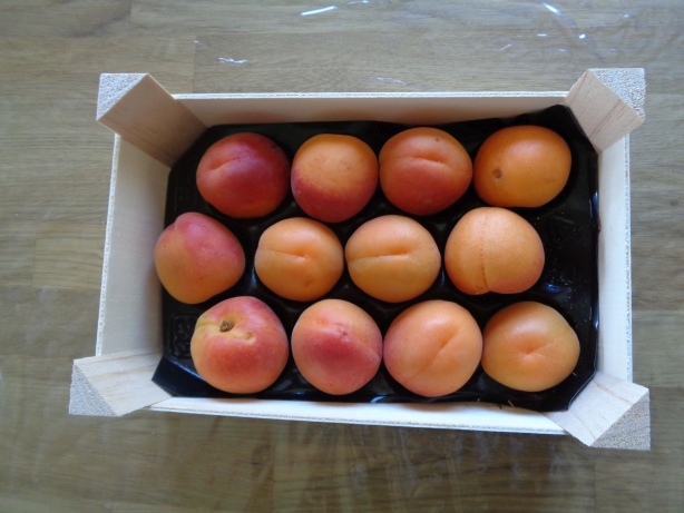 1 kilo of apricot