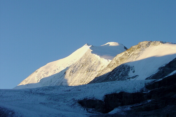 Bishorn (4153m) from the Turtmann hut in the morning