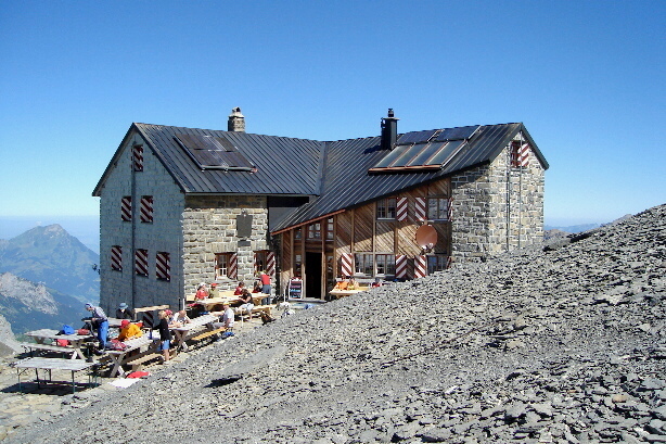 Blümlisalp hut SAC (2840m)