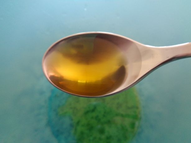 Give 3 soupspoonful of olive oil in a bowl