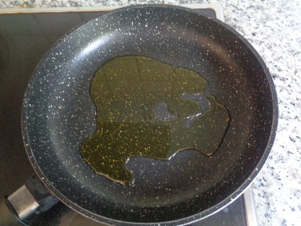 Give some olive oil into a pan