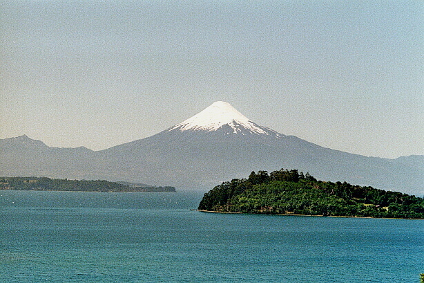 The volcano Osorno (2652m) and Lago Llanquihue