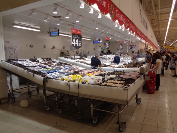Mall of the Emirates - Fischstand im Carrefour