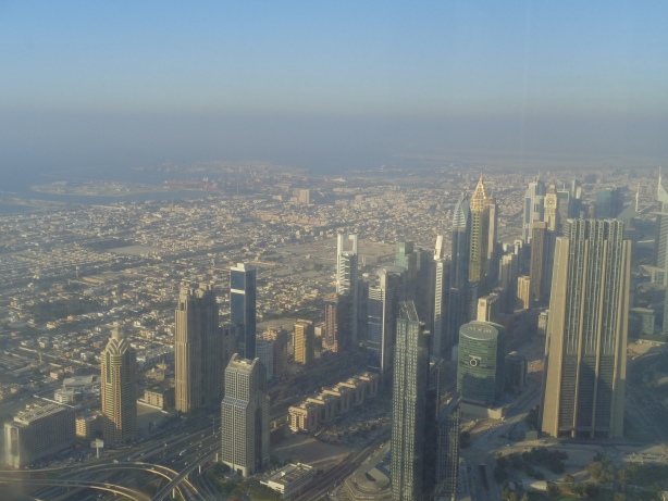 Aussicht vom Burj Kalifa auf World Trade Centre