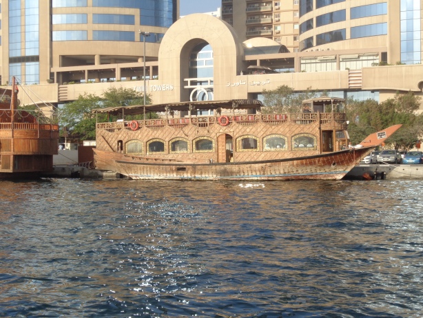 Schiff (Dhau) auf dem Dubai Creek