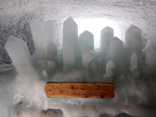 Ice-sculpture by Hans Studer