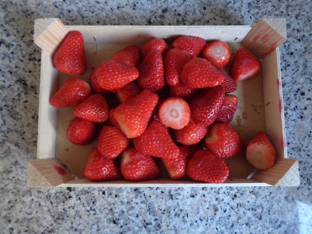 1 kilo of strawberries