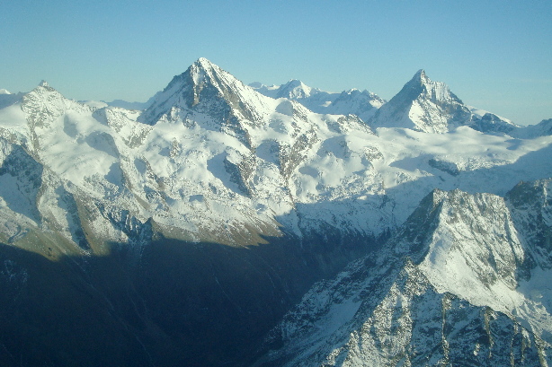 Dent Blanche (4357m), Zermatter Breithorn (4164m), Matterhorn (4478m)