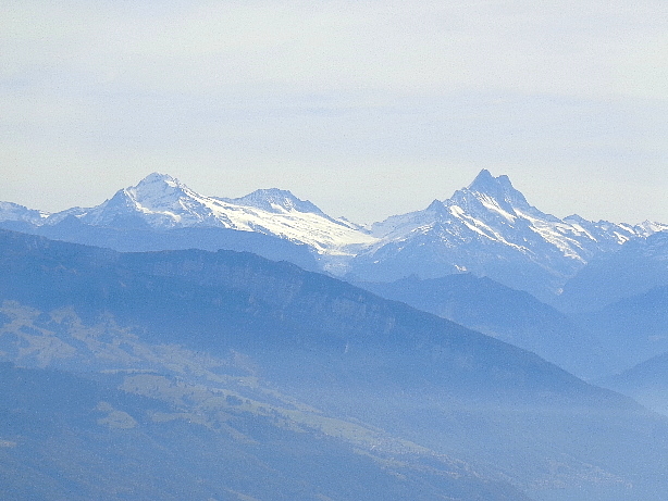 Wetterhorn (3692m), Bärglistock (3656m), Schreckhorn (4078m)