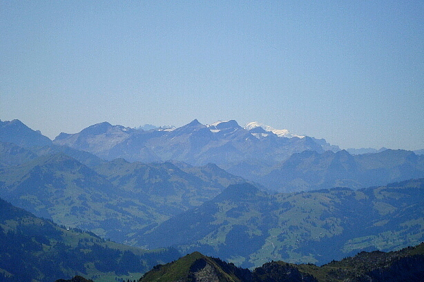 Becca d'Audon (3123m), Sommet des Diablerets (3210m), Mont Blanc (4802m)