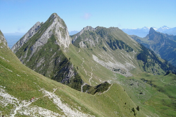 Nünenenfluh (2101m), Chrummfadenfluh (2074m), Stockhorn (2190m)