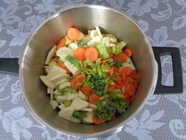 Prepare the vegetables for cooking