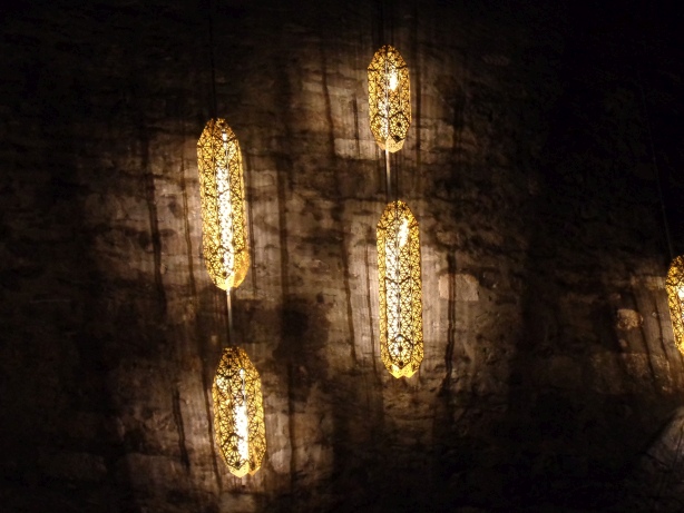 Glowing Lanterns as Jewels - PITAYA