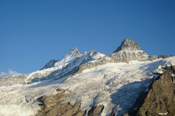 Schreckhorn (4078m), Nässihorn (3741m) und Kleines Schreckhorn (3494m)