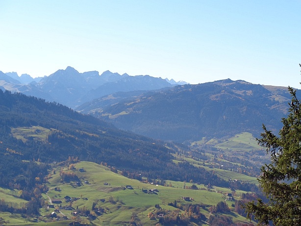 Chörblispitz (2103m), Patraflon (1916m), Schwyberg (1635m)