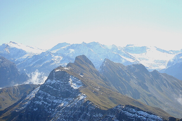 Sustenhorn (3503m), Giglistock (2900m), Glogghüs (2534m), Dammastock (3630m)