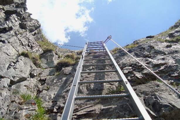 Eine Leiter im Abstieg