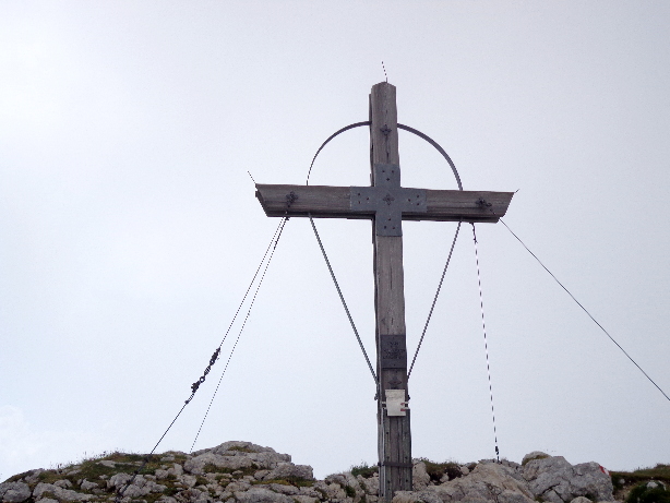 Summit cross of Haidachstellwand (2192m)