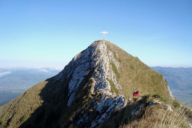 The ridge to the summit