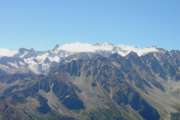 Les Grandes Jorasses (4208m), Aiguille Verte (4122m), Mont Blanc (4802m)