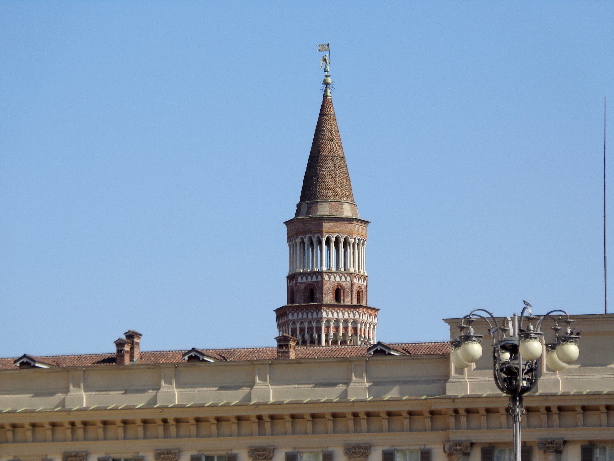 Glockenturm der San Gottardo in Corte