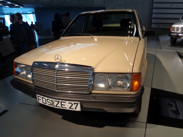 1984 - Mercedes-Benz 190 E