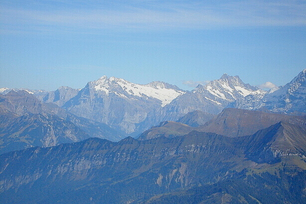 Wetterhorn (3692m), Bärglistock (3656m), Schreckhorn (4078m)