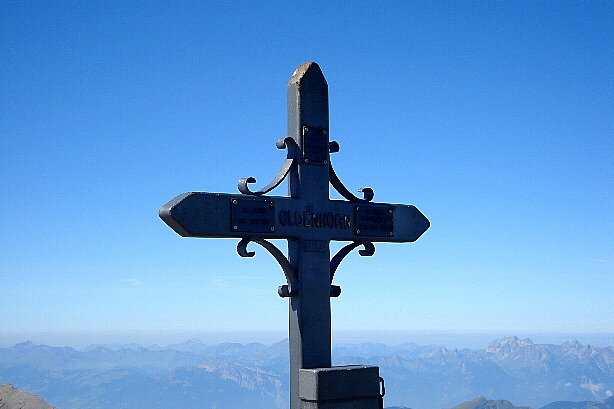 Summit cross of Oldenhorn / Becca d'Audon (3123m)