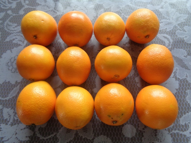 12 Orangen (etwa 3 Kilo)