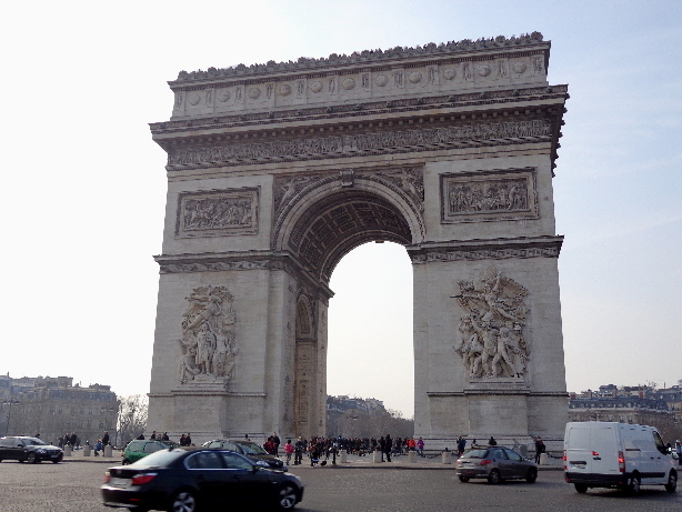 Triumphal arch / Arc de Triomphe