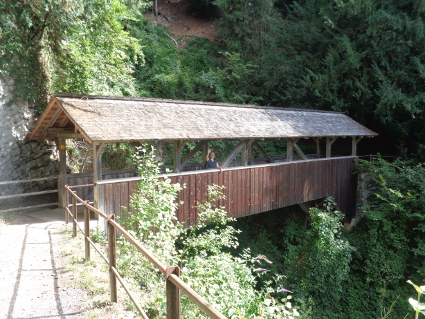 Bridge ober Chrutbach creek