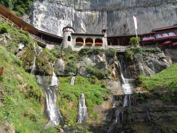 Entrance building to the Saint Beatus Caves