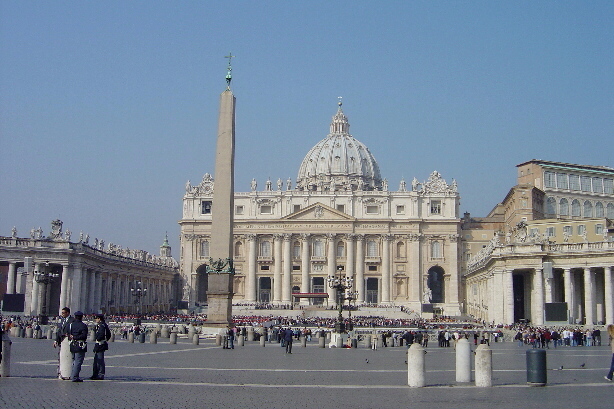 Vatikan - Petersplatz mit Petersdom