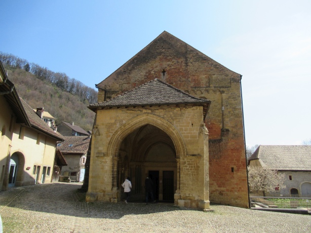 Eingang Abbatiale / Abteikirche
