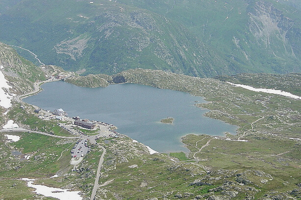 Grimsel pass (2165m) and Totensee from the descent