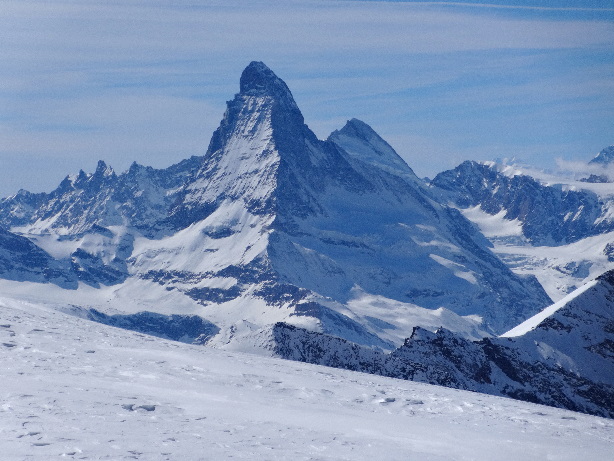 Furgggrat (3491m), Matterhorn (4478m), Dent d'Hérens (4171m)