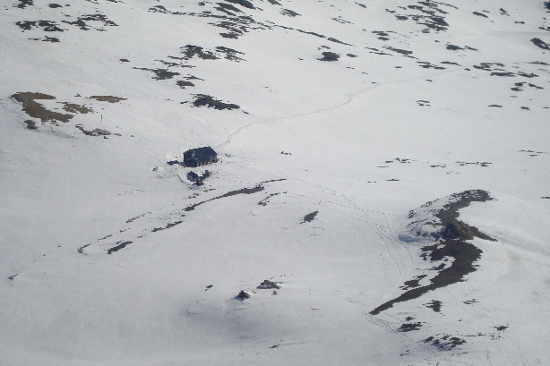 Blick hinunter zur Lötschenpass (2690m)