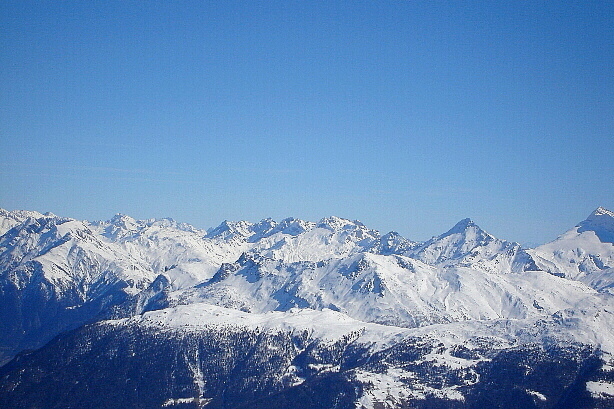 Pizzo di Cassimoi (3129m), Schwarzhorn (3108m) Wasenhorn (3246m), Spitzhorli (2737m)