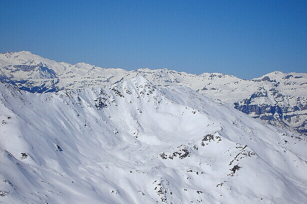 Signalhorn (2911m) in the foreground