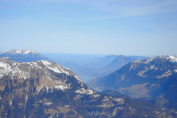 Pilatus (2118m), Wilerhorn (2004m), Lake Sarnen, Stanserhorn (1898m)