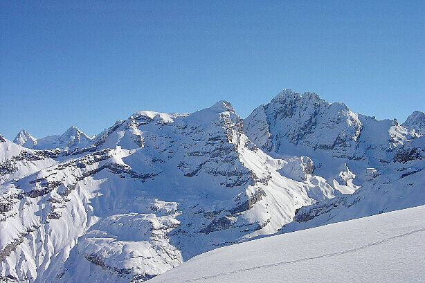 Eiger (3970m), Mönch (4107m), Bütlasse (3193m) und Gspaltenhorn (3436m)