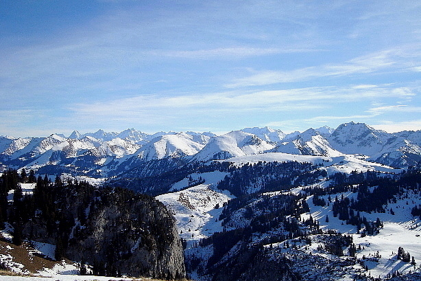 Niesen range, Eiger, Mönch, Jungfrau, Wiriehorn, Blümlisalp, Männlifluh