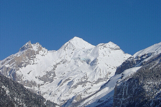 Blüemlisalphorn (3660m) und Oeschinenhorn (3486m) von Kandersteg
