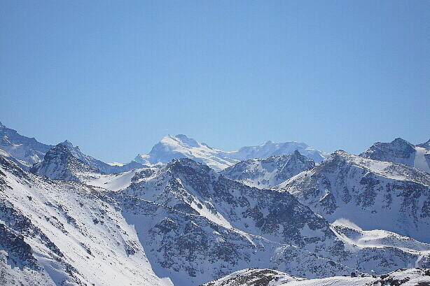 Monte Rosa (4634m) und Liskamm (4527m) im Hintergrund