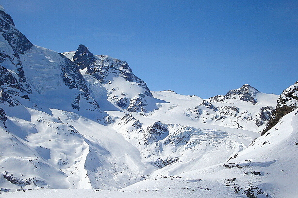 Klein Matterhorn and Theodulhorn (3469m)