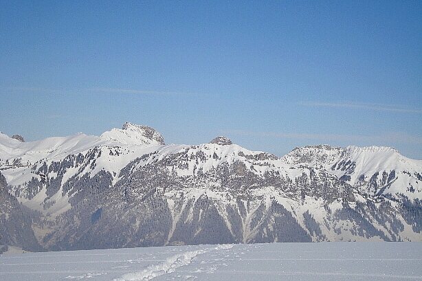Gantrisch (2175m), Nünenenfluh (2101m), Chrummfadenfluh (2074m)