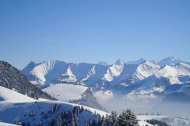Niesen range, Schreckhorn, Eiger, Mönch, Jungfrau