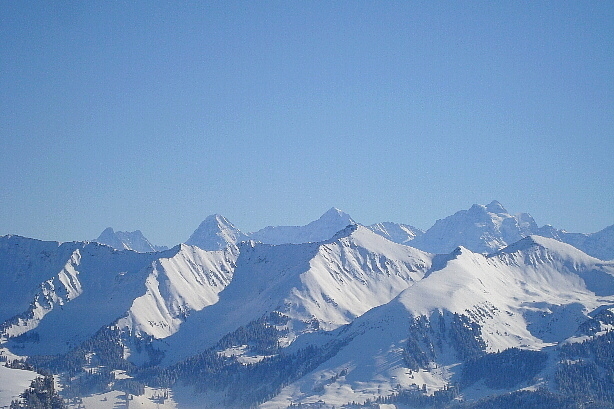 Niesen range, Schreckhorn, Eiger, Mönch, Jungfrau